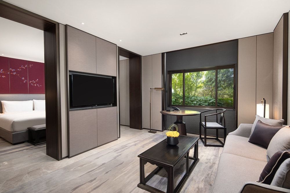 Suite, 1 Bedroom, Balcony
