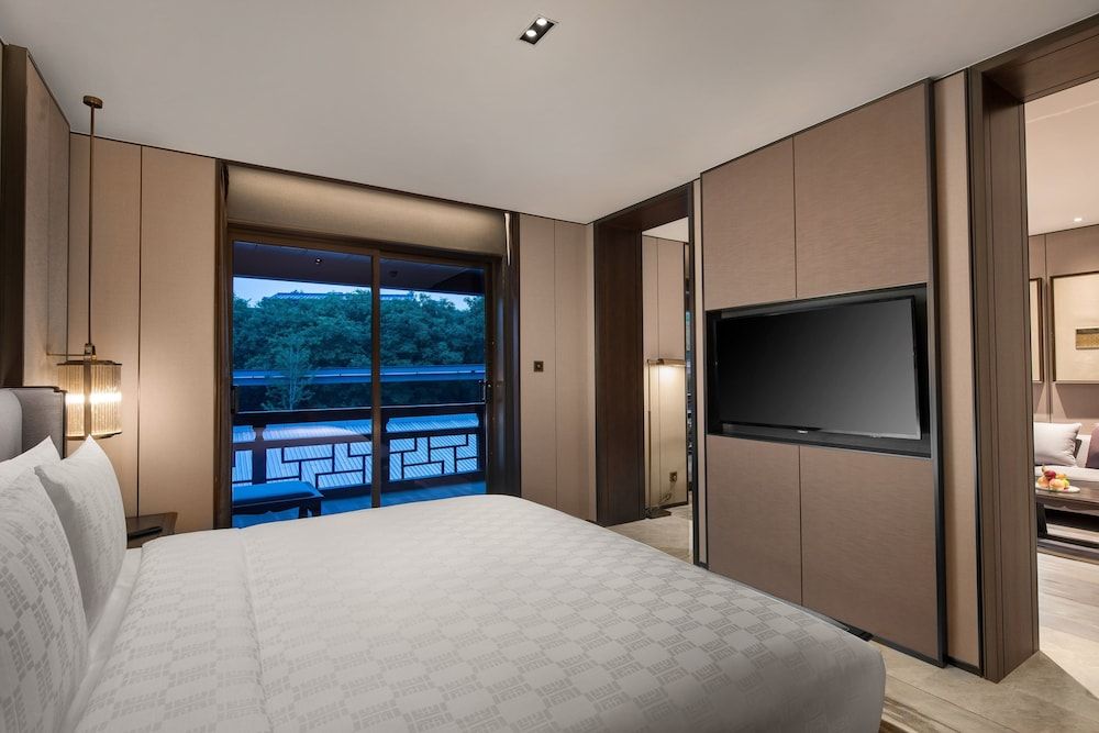 Suite, 1 Bedroom, Balcony