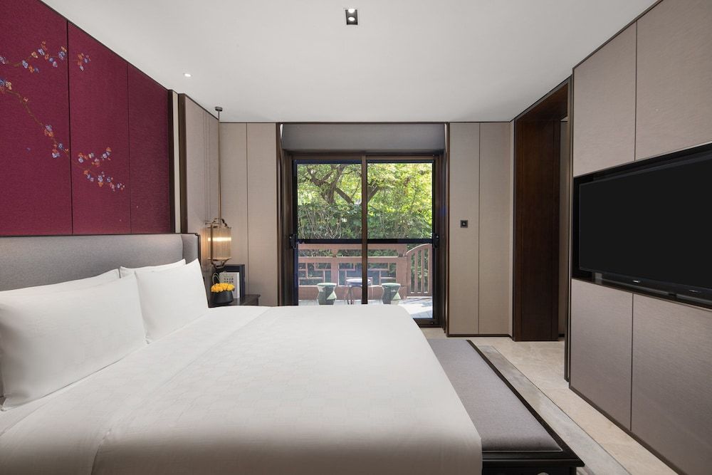 Suite, 1 Bedroom, Balcony, Garden View