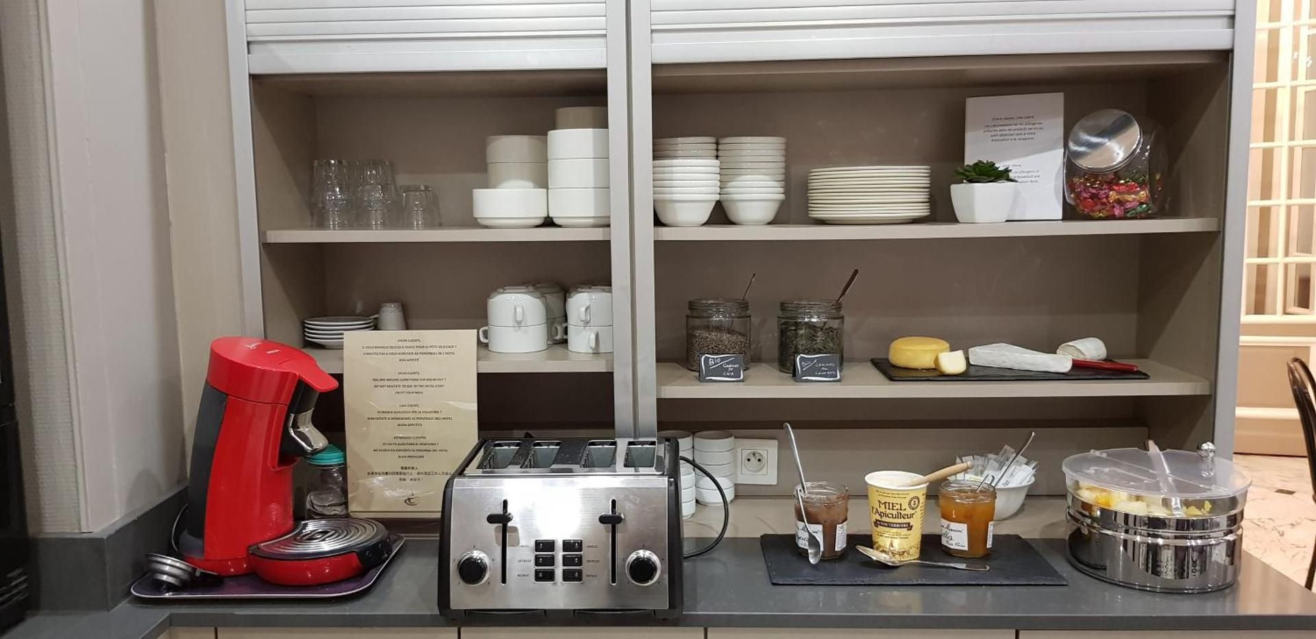 undefined Hotel De La Cite Rougemont 10