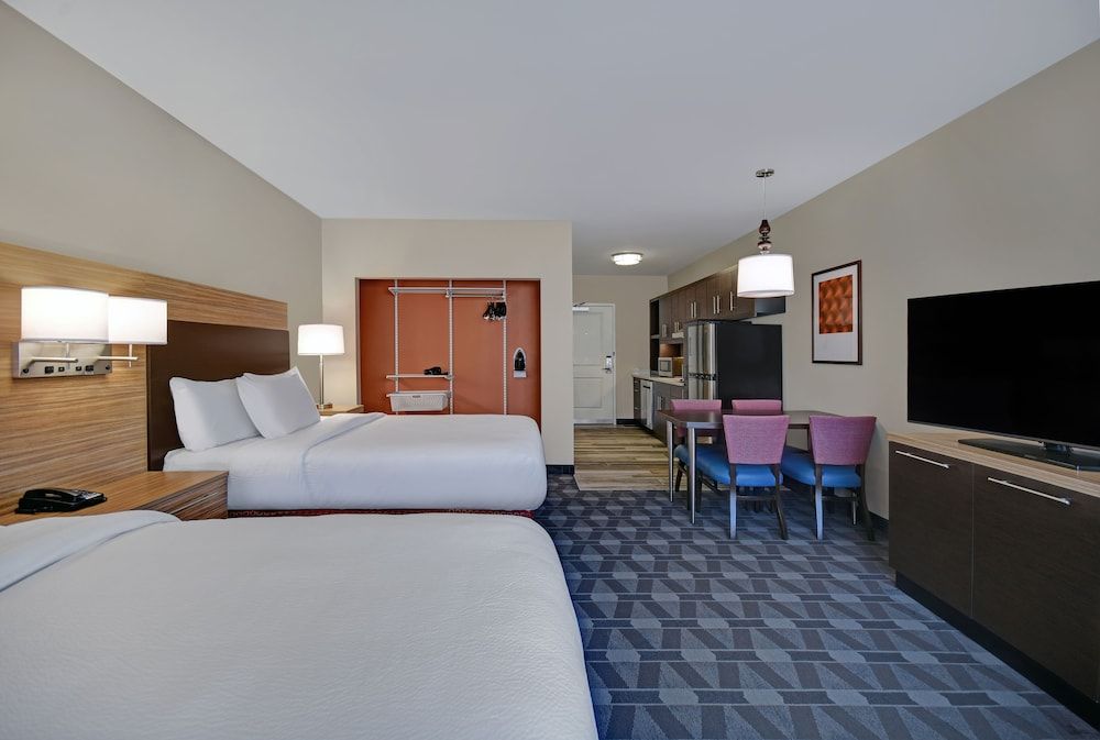 Studio, 2 Queen Beds (Mobility Accessible, Roll-In Shower)