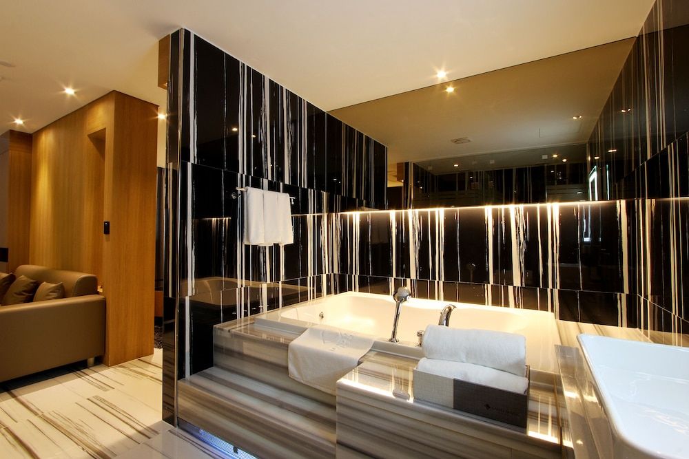 Royal Prime Hotel Suite 9