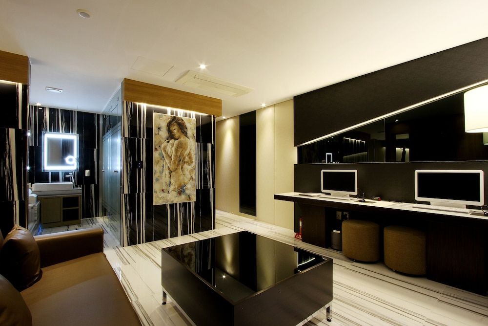 Royal Prime Hotel Suite 18