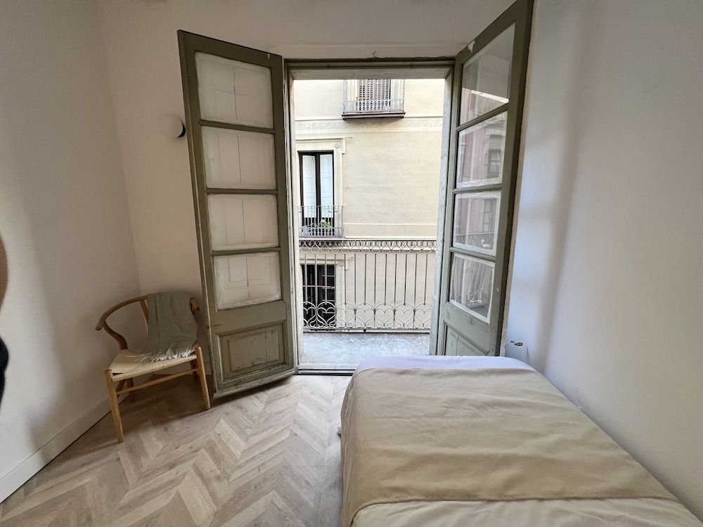 undefined THE MO HOUSE GOTIC 4