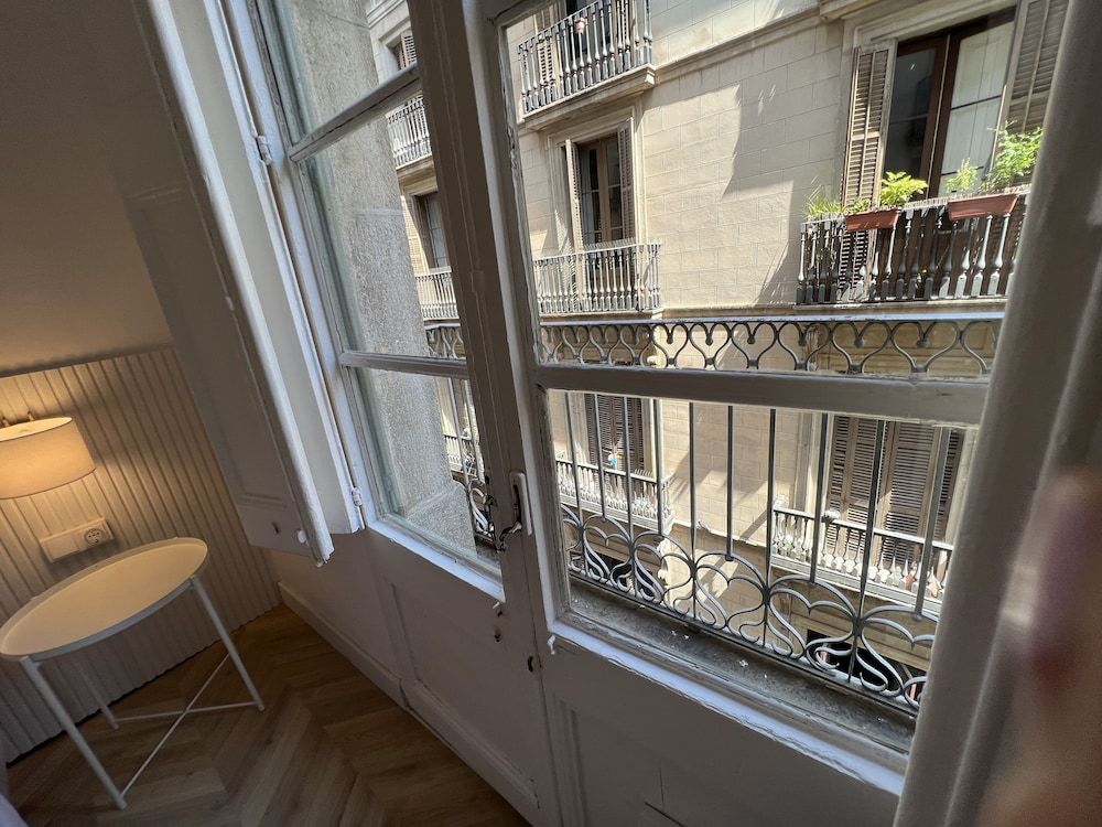 THE MO HOUSE GOTIC Business Room, Shared Bathroom 3