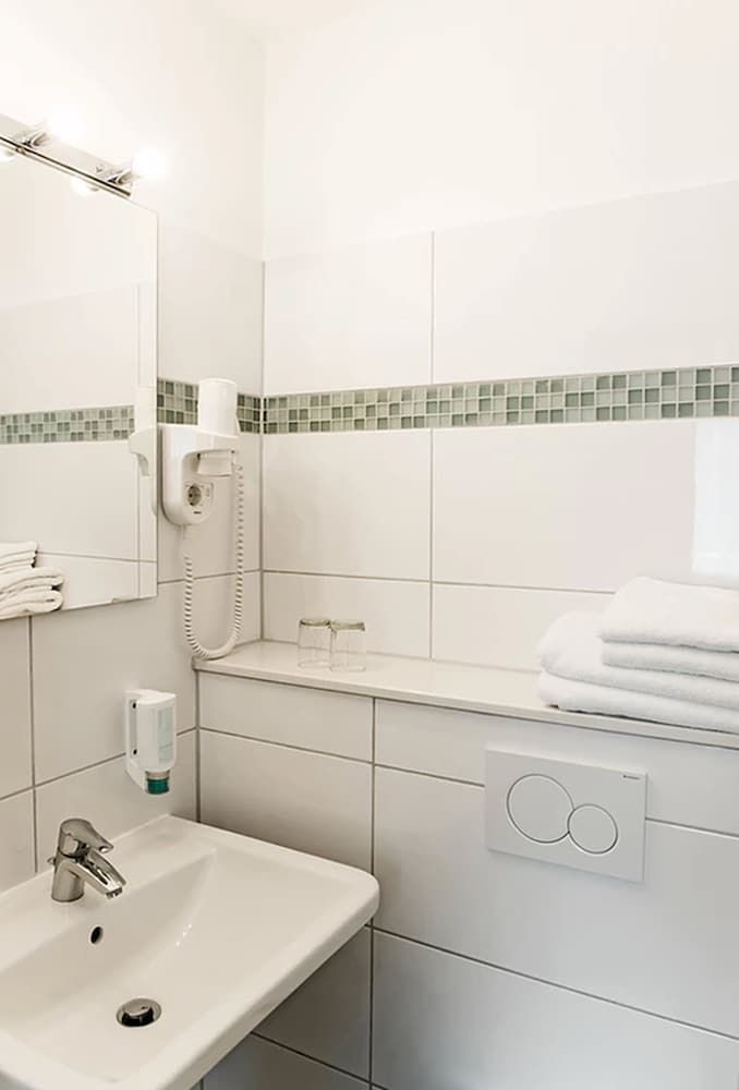 Hotel Flämischer Hof Basic Double Room 8