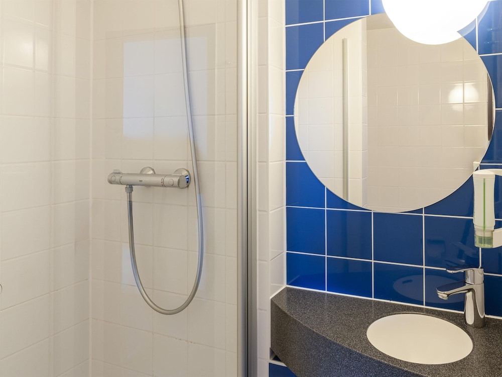 B&B Hotel Braunschweig-Nord Quadruple Room 4