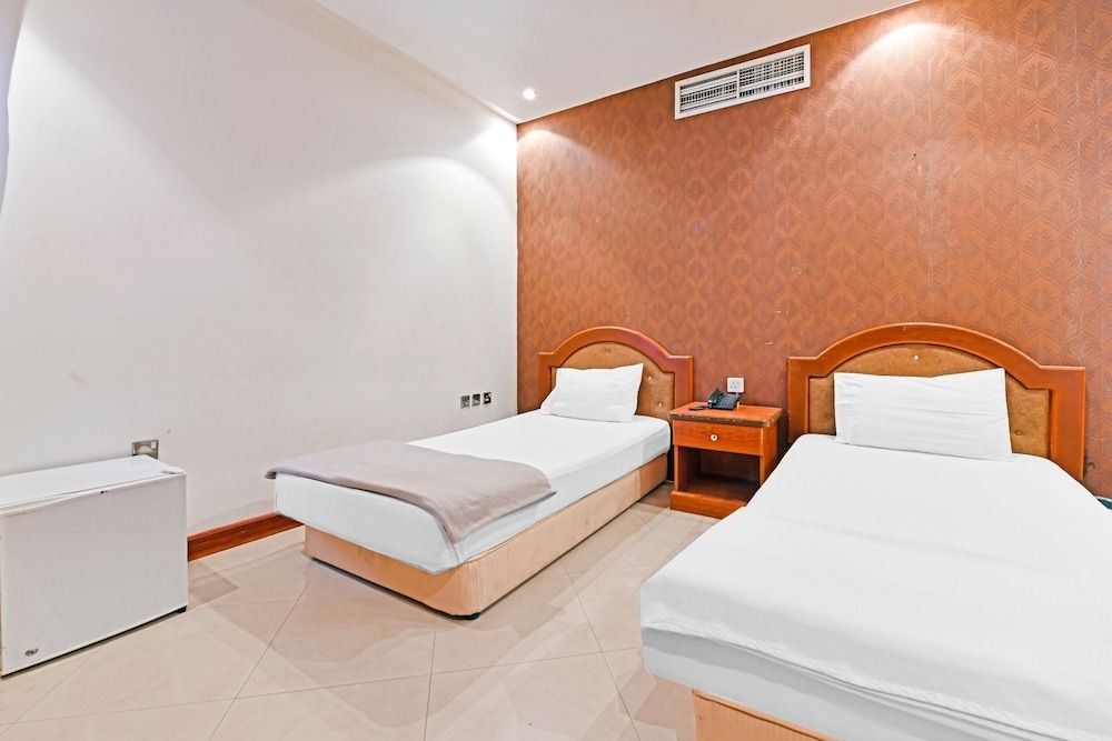 undefined OYO 118 Revira Hotel