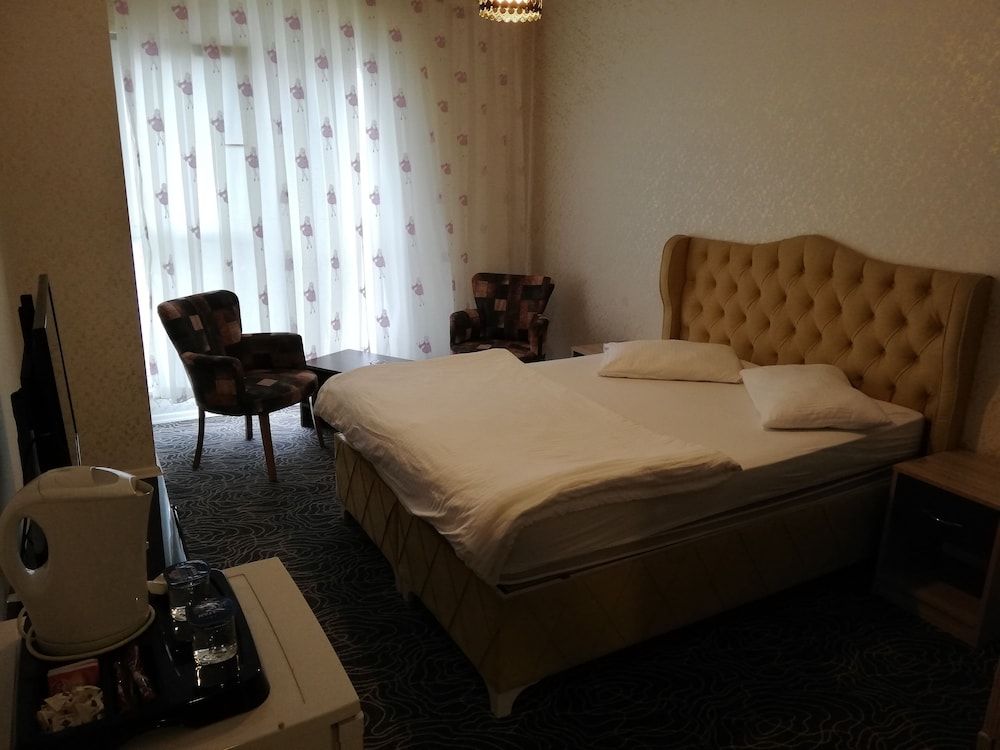 undefined Pin Suites 7