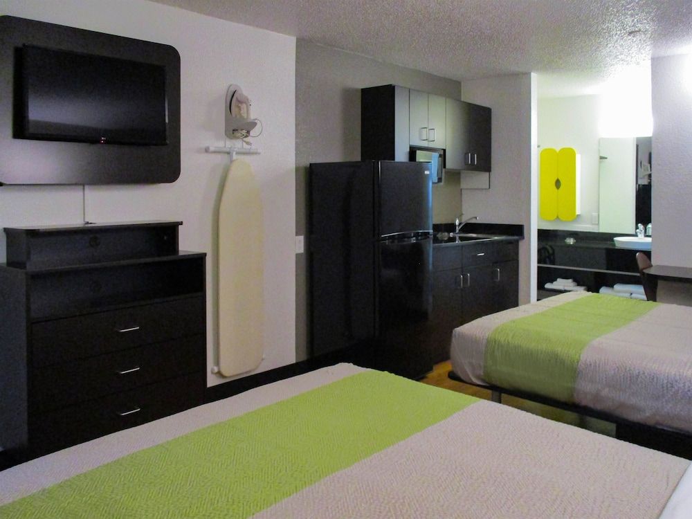 Deluxe Room, 2 Queen Beds, Non Smoking, Kitchenette