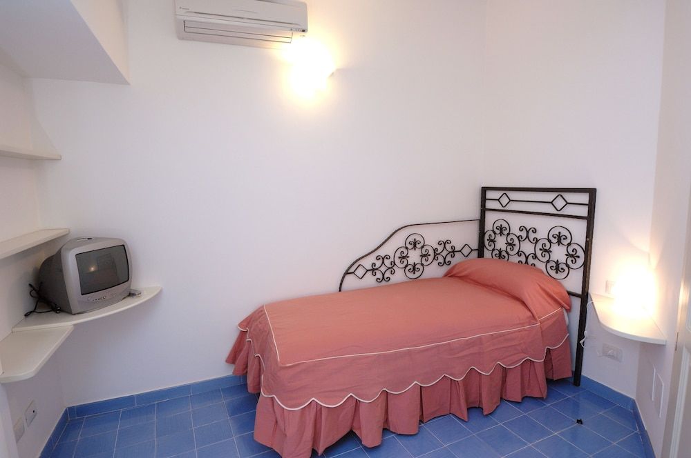 undefined Aurora Residence 7