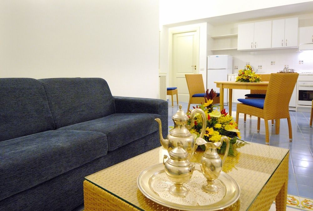 Aurora Residence Apartment, 2 Bedrooms, Kitchen 2