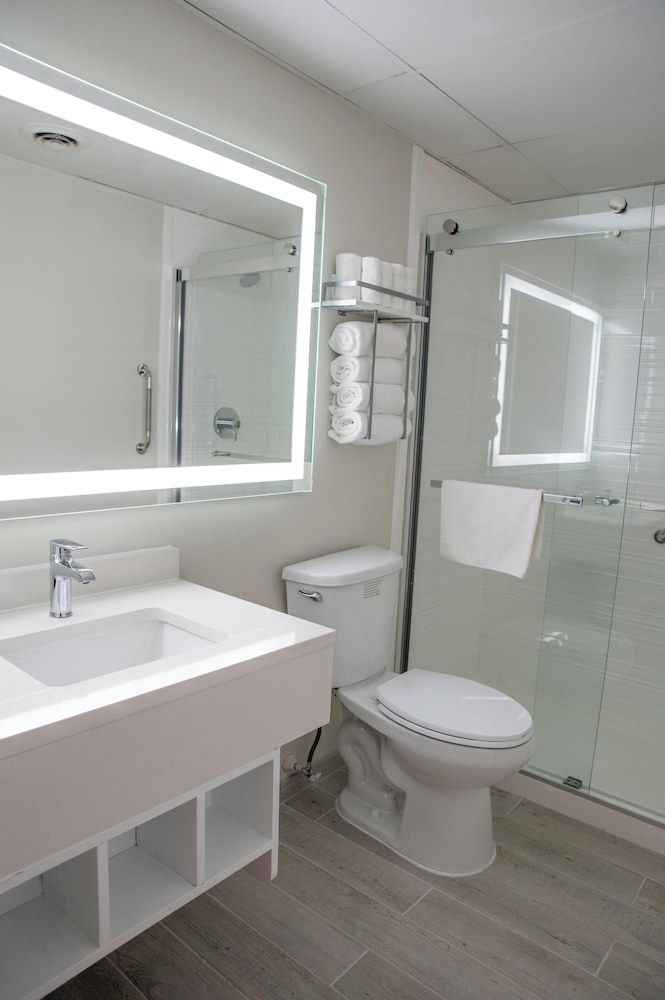 Heritage House Inn on Cape Cod Standard Room, 2 Double Beds, Non Smoking 4