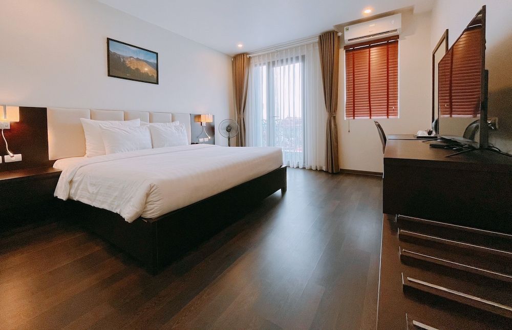 Paragon Noi Bai Hotel and Pool Suite, Balcony 3