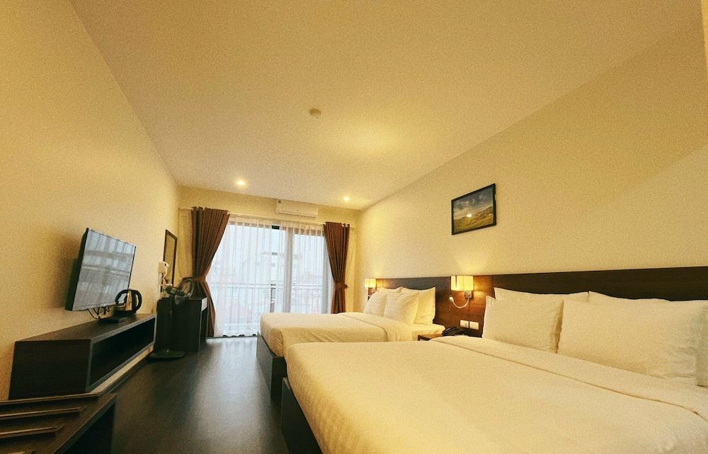 undefined Paragon Noi Bai Hotel and Pool 8