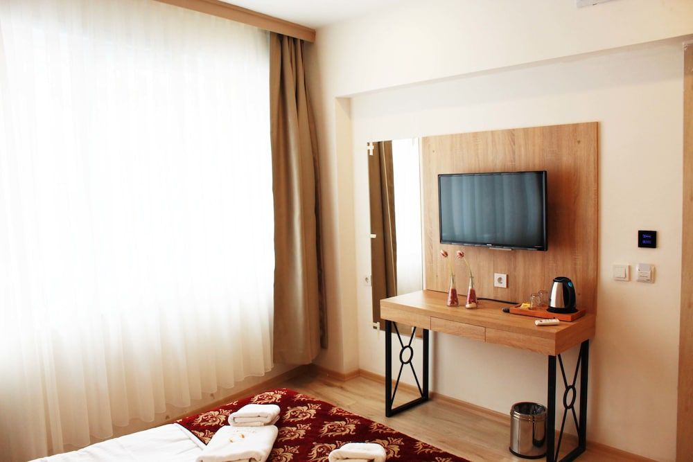 The Laila Hotel Standard Double Room, City View 7