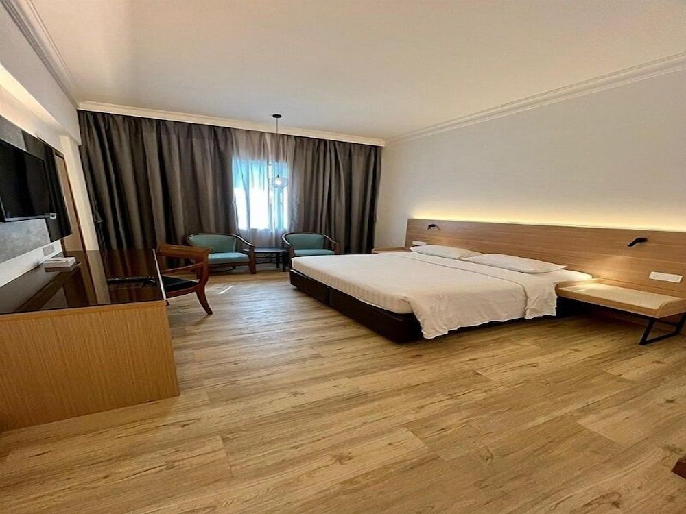 Crystal Crown Hotel Harbour View Superior Single Room, 1 Bedroom (New Renovated 1 King Size Bed) 3