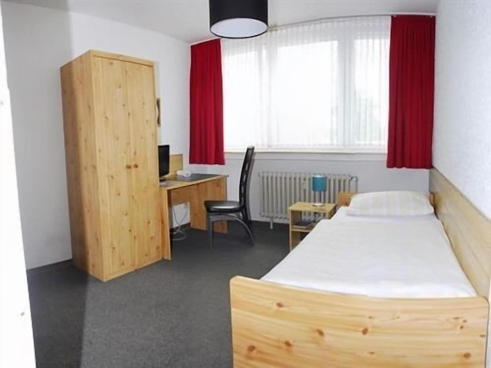Standard Single Room, Ensuite (Single)