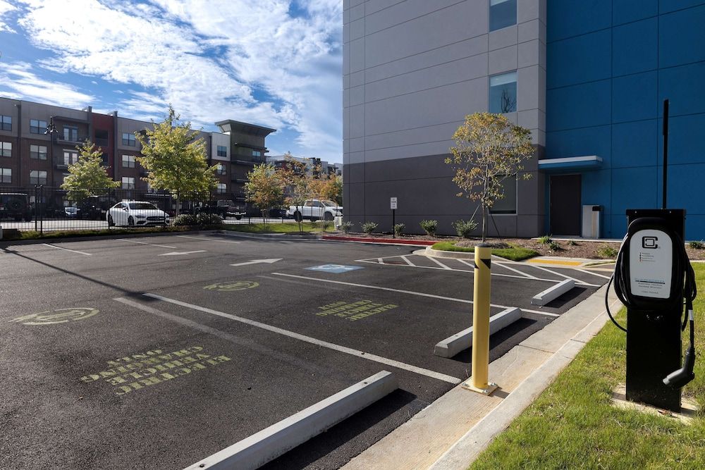 Electric vehicle charging station