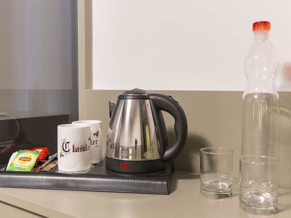 Cloister Inn Comfort Double Room, Private Bathroom, City View (Munaciello) 4