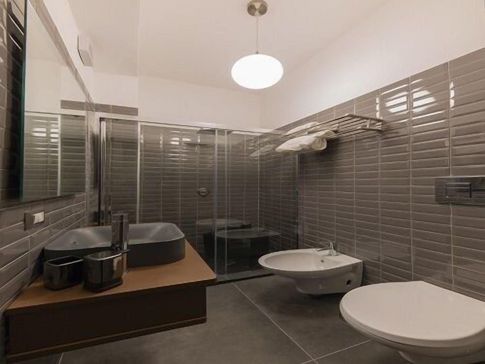 Cloister Inn Comfort Double Room, Private Bathroom, City View (Munaciello) 2