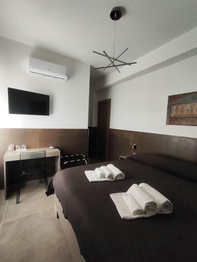 undefined Cloister Inn 2