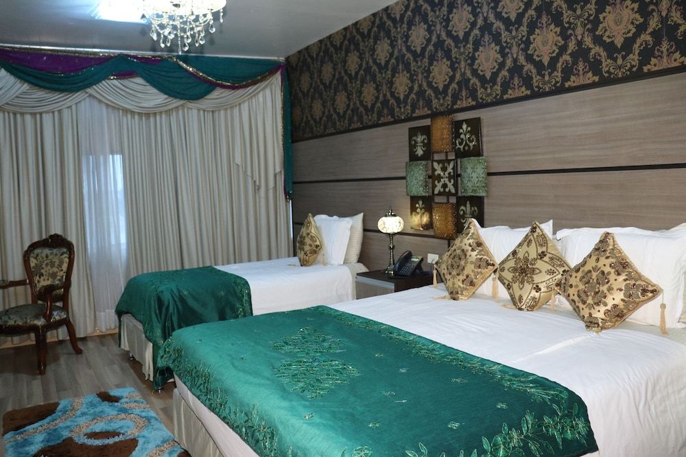 Hotel Luxsur Suite (3 people) 2