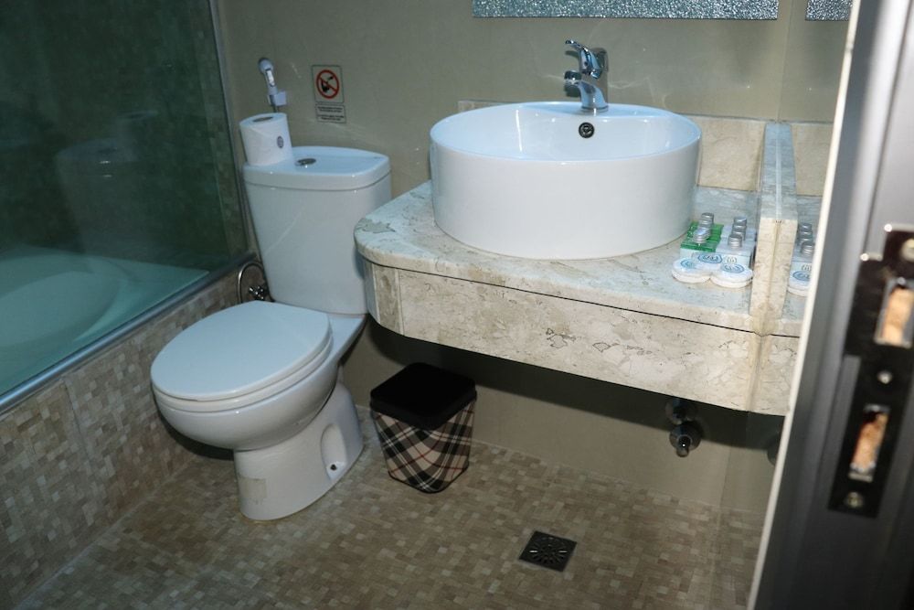 Hotel Luxsur Suite (3 people) 14