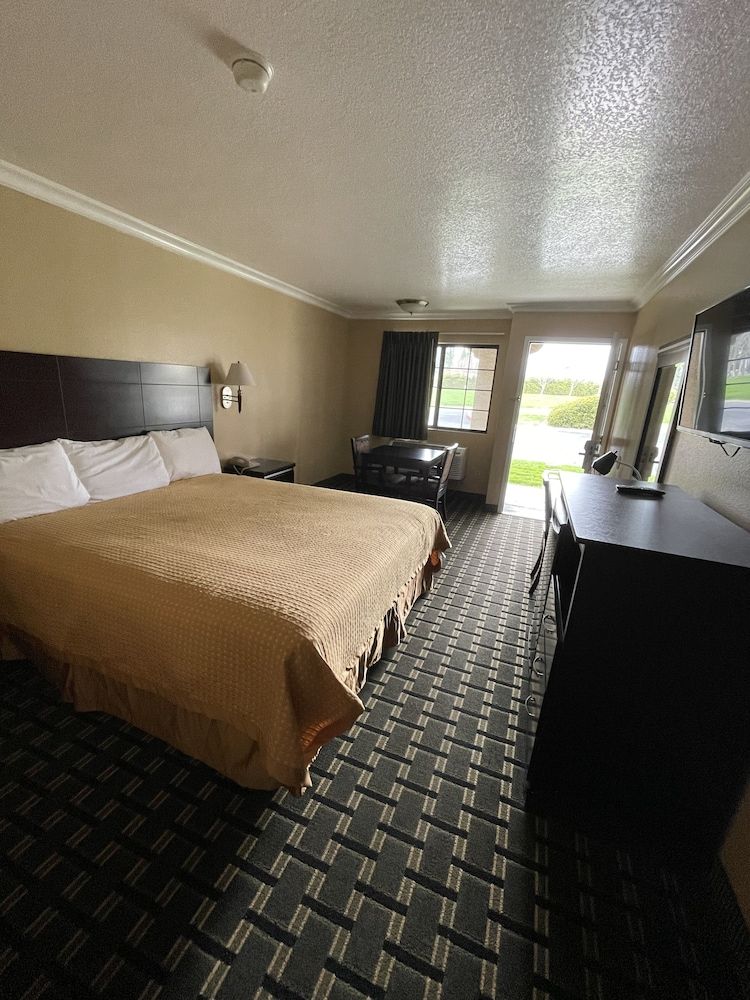 Chino Motel Standard Single Room