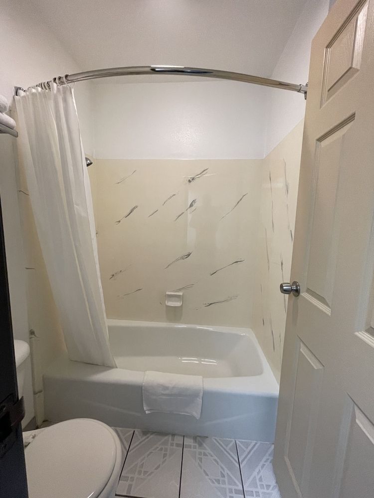 Chino Motel Standard Single Room 7