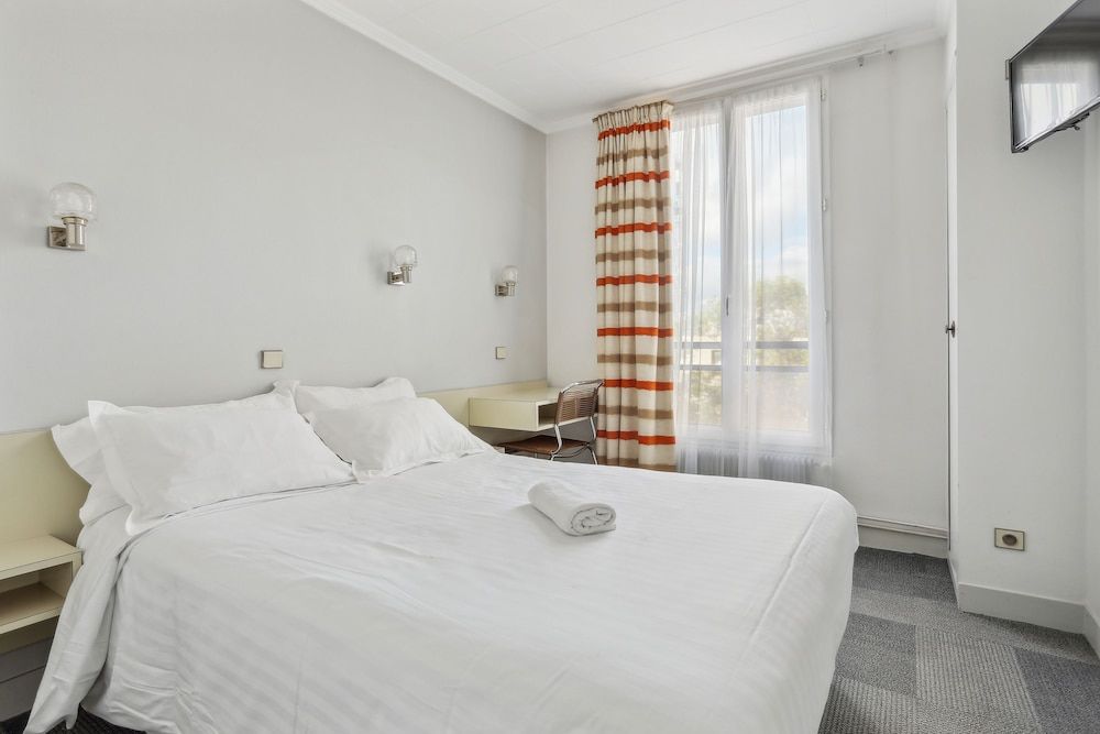 Hôtel Robespierre Standard Double Room, 1 Double Bed 4