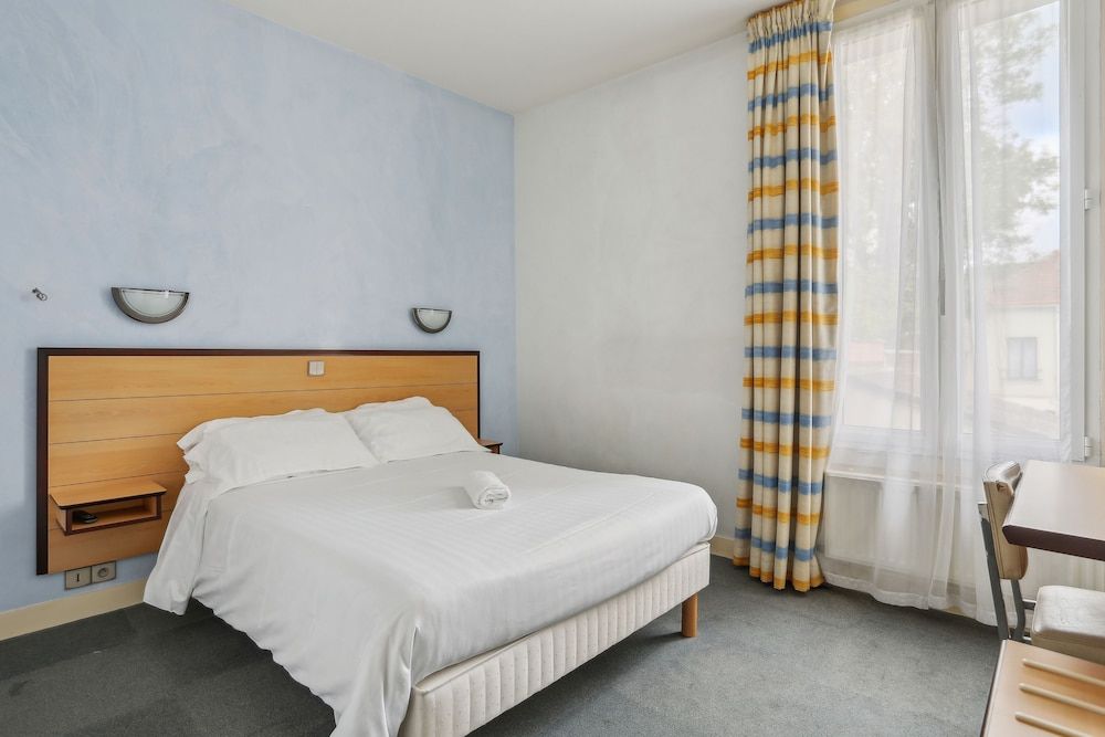 Hôtel Robespierre Standard Double Room, 1 Double Bed 7