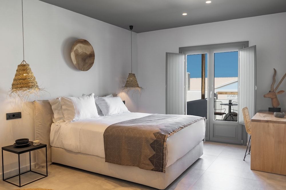 undefined Lemon Suites Santorini 5