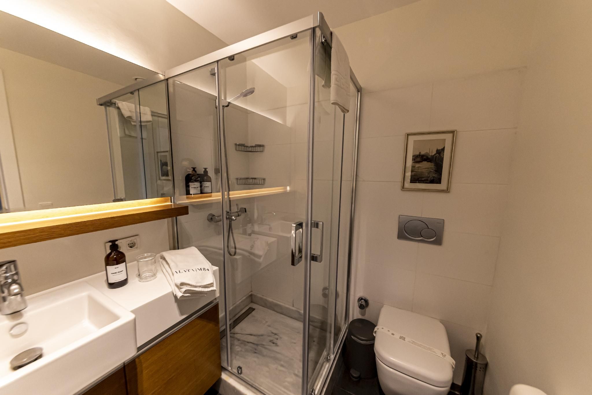 undefined GALATA M84 8