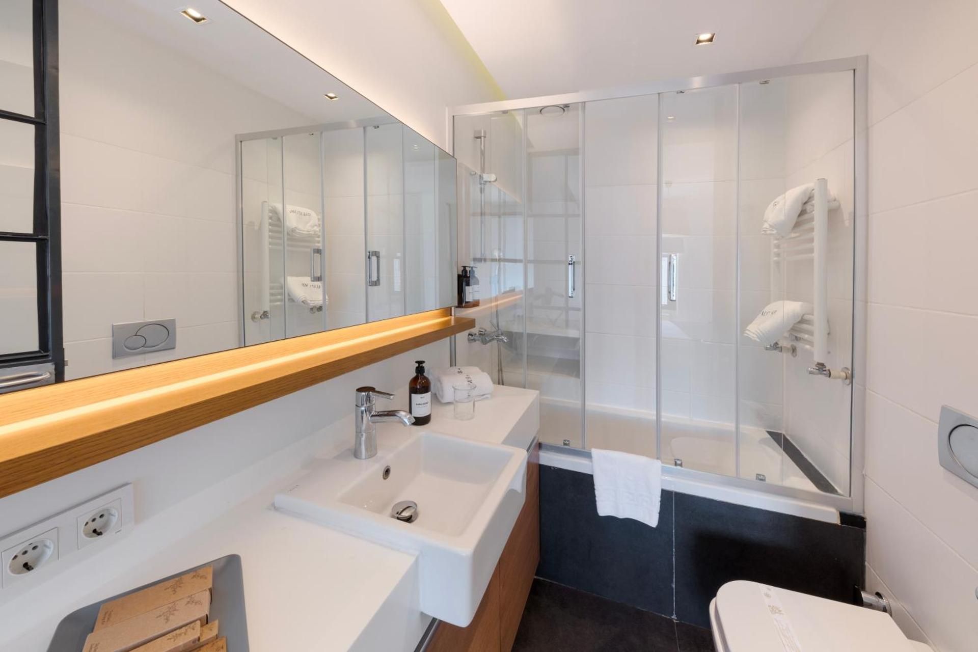 undefined GALATA M84 10