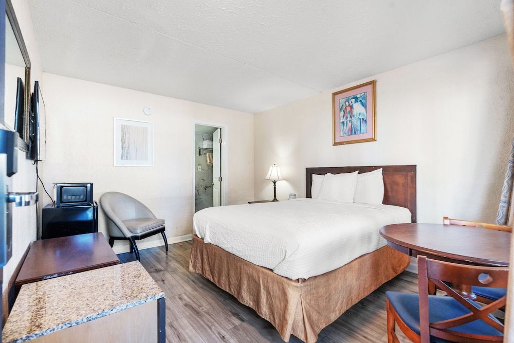 Studio, 1 Queen Bed, Non Smoking