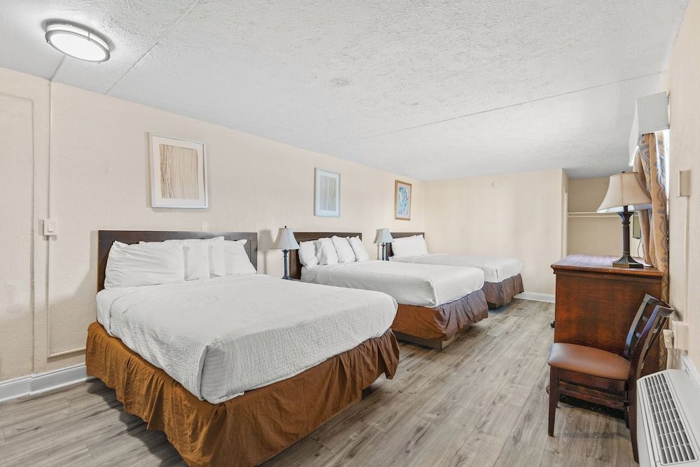 Room, 3 Double Beds, Non Smoking