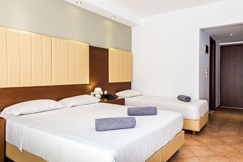 Triple Room with Land View