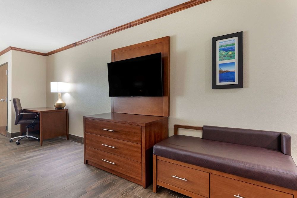 Comfort Suites West Monroe near Ike Hamilton Expo Center Two Queeen Beds 6