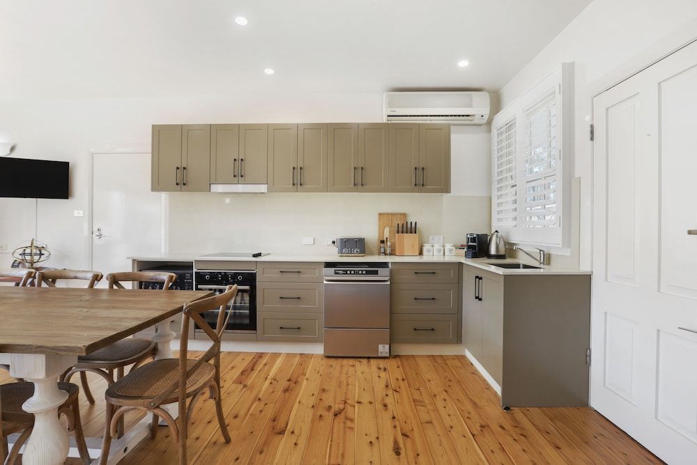 Brokenback Views Country Estate Two Bedroom Loft Apartment 6