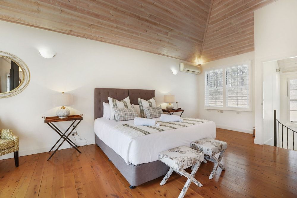 Brokenback Views Country Estate Two Bedroom Loft Apartment 4