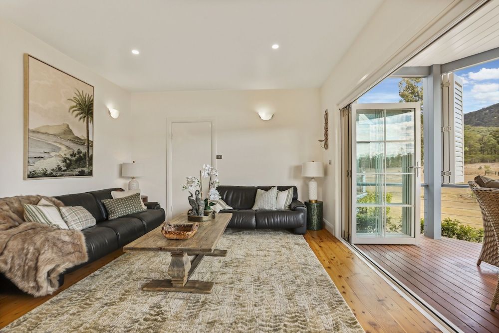 Brokenback Views Country Estate Two Bedroom Loft Apartment 2