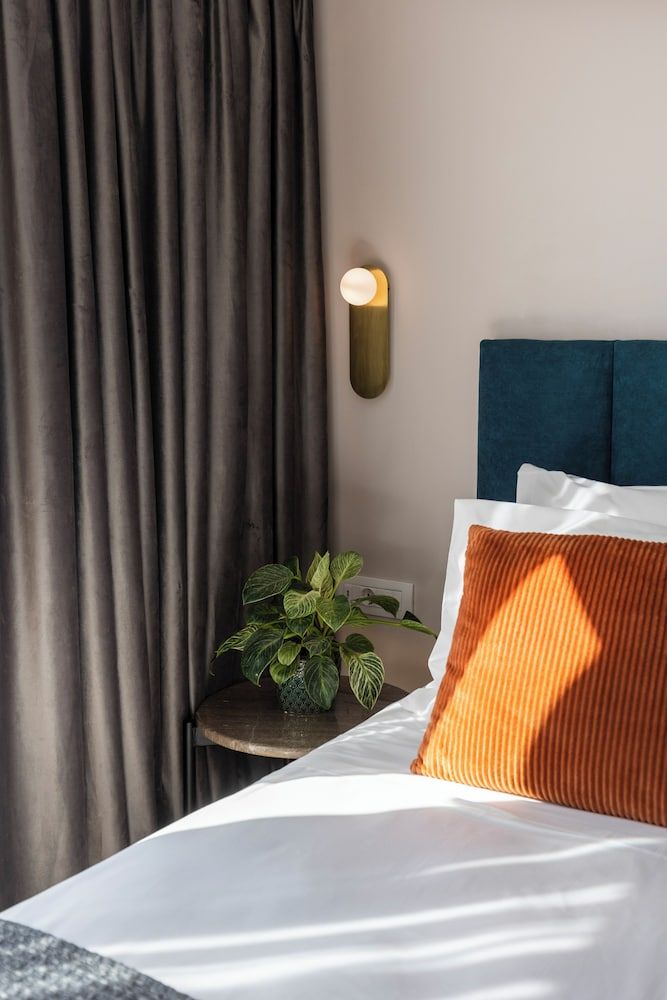 undefined L'Avventura Athens 5