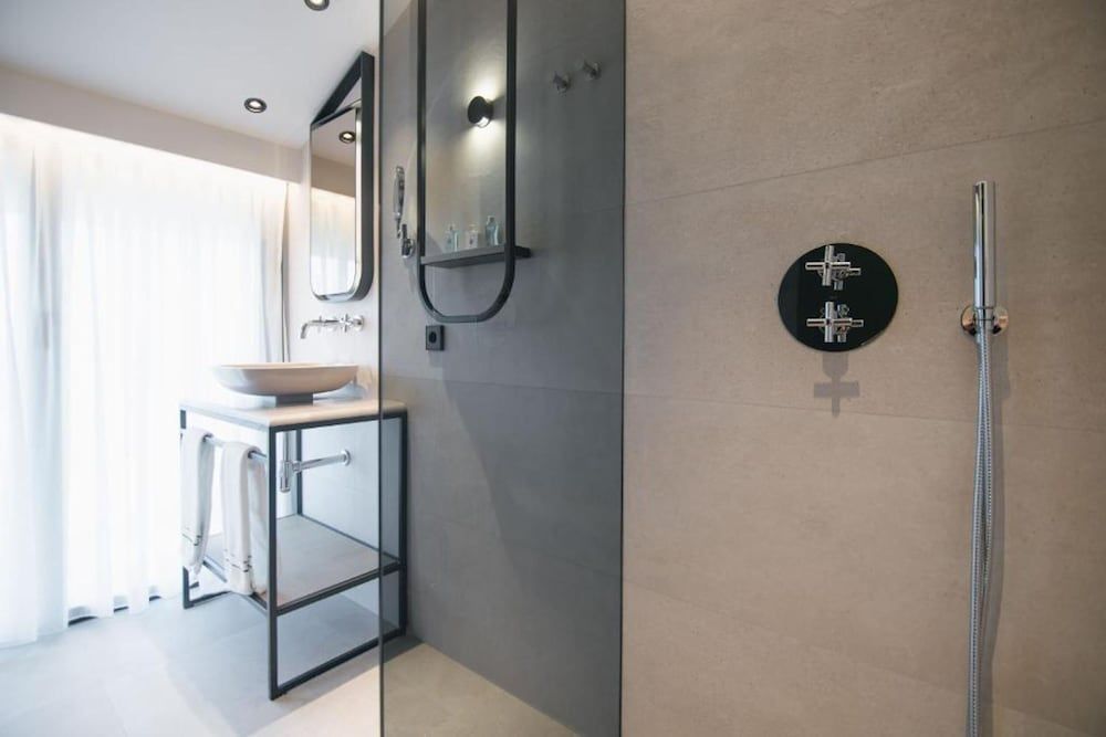 MYR Puerta Serranos Standard Double Room 7