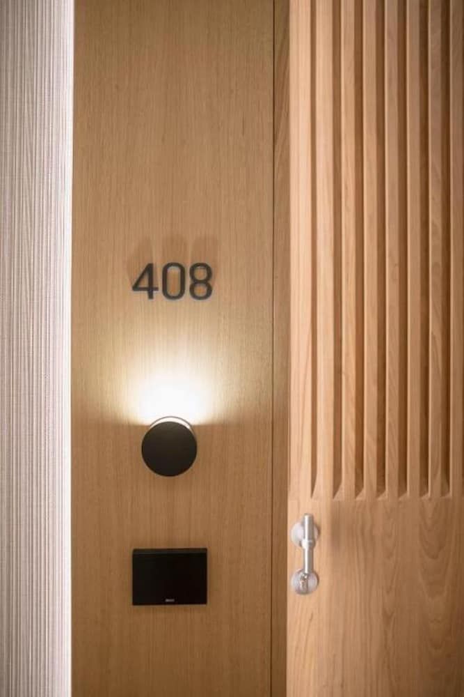 MYR Puerta Serranos Standard Double Room 6