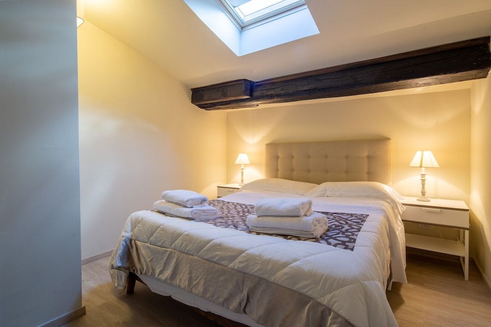 Duomo Apartments by Mmega Romantic Apartment 8