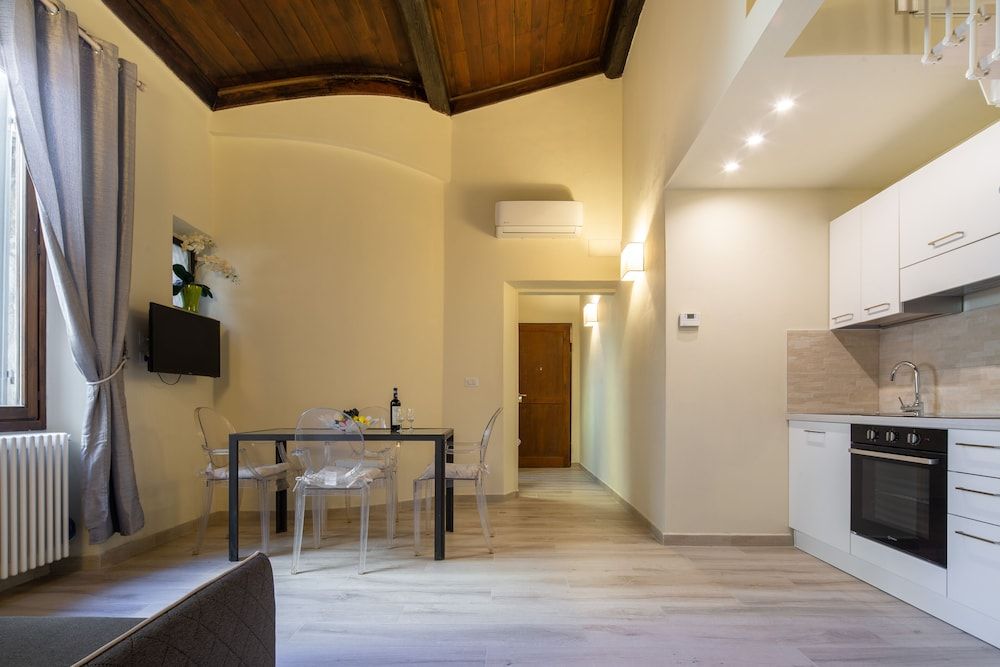 Duomo Apartments by Mmega Romantic Apartment 11