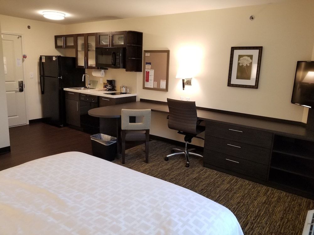 Studio, 1 Queen Bed, Accessible Bathtub (Mobility)