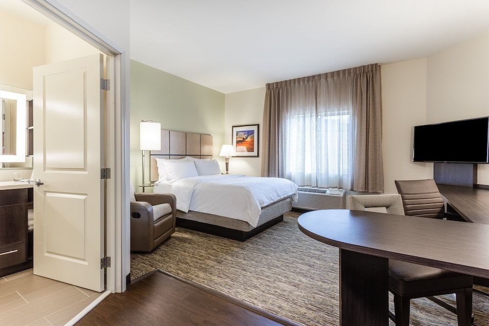 Studio Suite, 1 Queen Bed, Accessible Bathtub (Mobility)