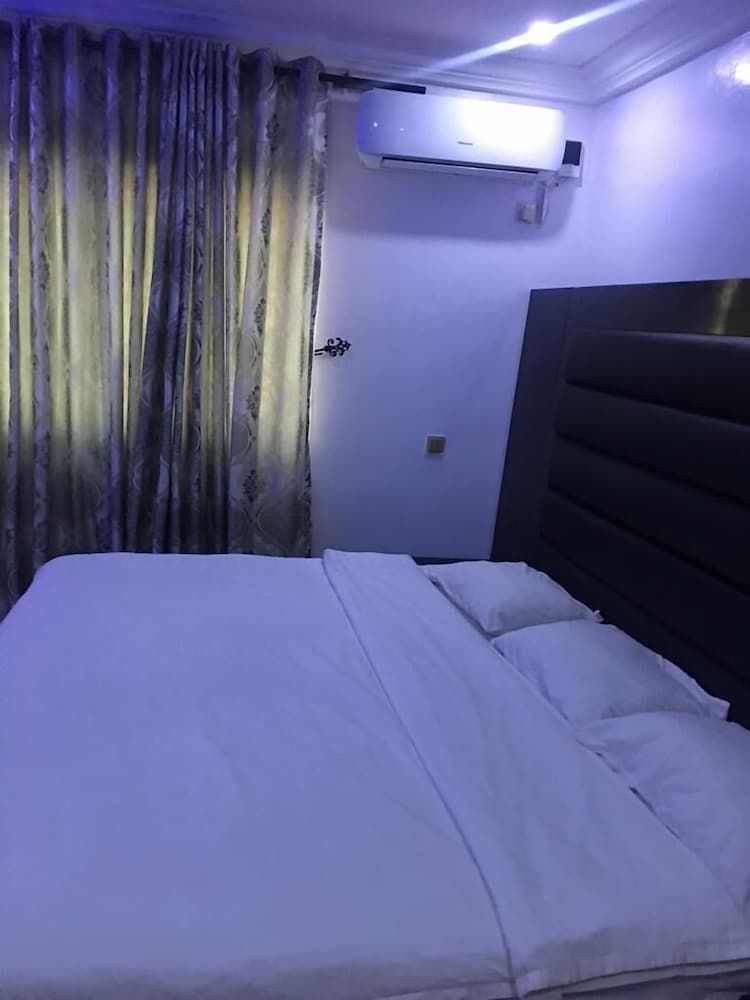 Jaybritt Luxury Apartment Family Apartment 6